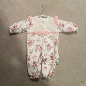 Brand new baby outfit with hat